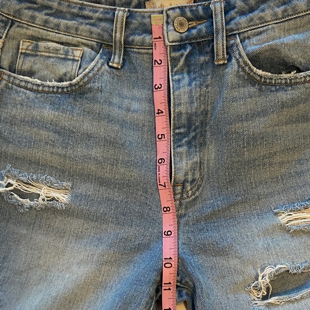 Altar'd State Vervet 100% Cotton Boyfriend Jeans Woman’s 26 Thrashed High-Rise - Picture 10 of 11